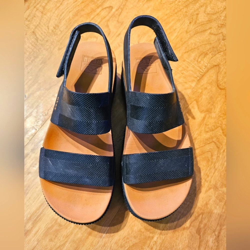 Reef platform sandals